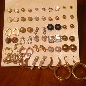 Cream and Goldtone Dainty Earrings 30 Prs